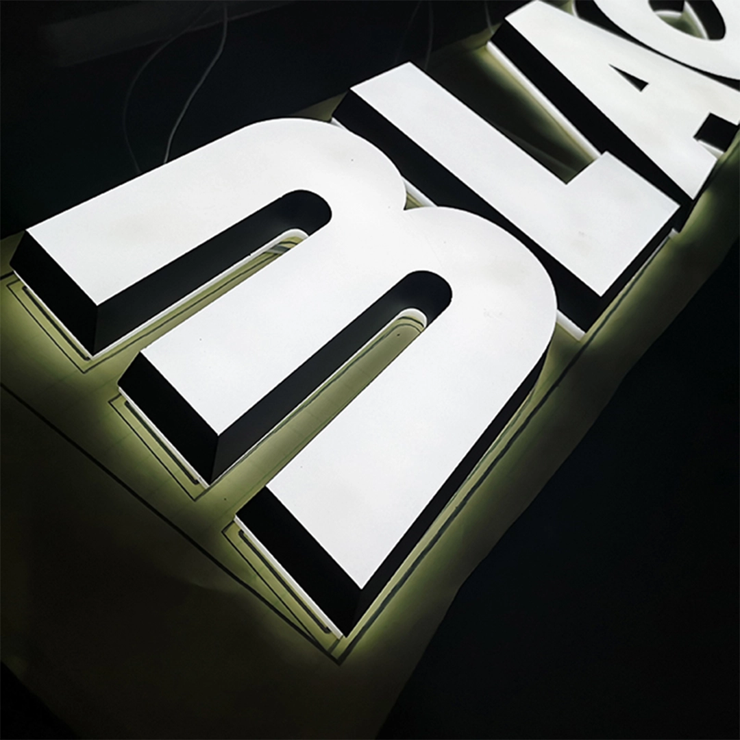 Internally illustrated 3D LED signage